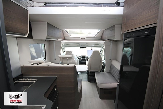 Adria Matrix Supreme 670 SC 6 of 15