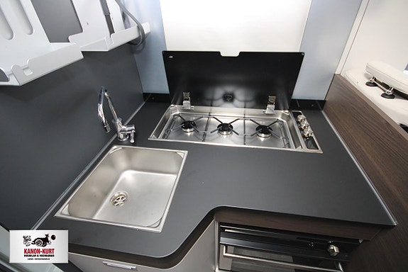 Adria Matrix Supreme 670 SC 10 of 15