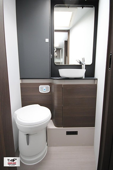 Adria Matrix Supreme 670 SC 12 of 15