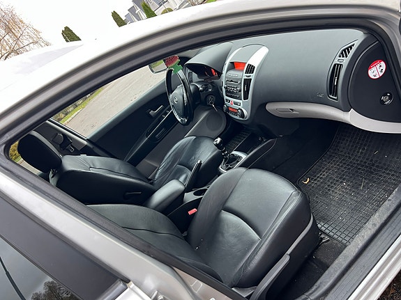 Kia Ceed 6 of 8