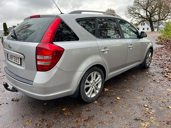 Kia Ceed 3 of 8