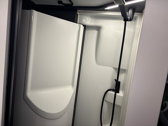 Adria TWIN 640 SGX SUPREME "TOPPUTRUSTAD" 9 of 13