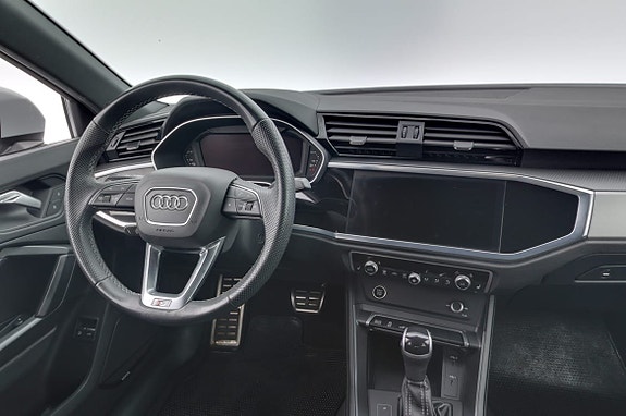 Audi Q3 8 of 17