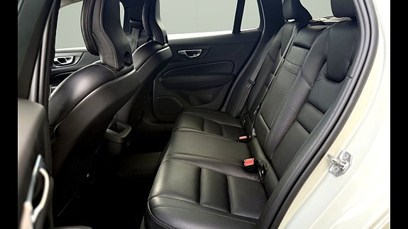 Volvo V60 19 of 30