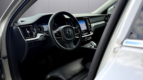 Volvo V60 13 of 30