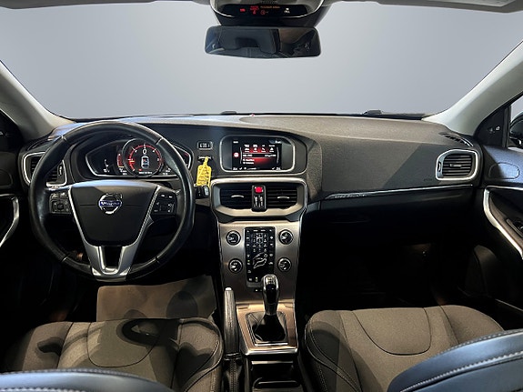 Volvo V40 Cross Country 7 of 9