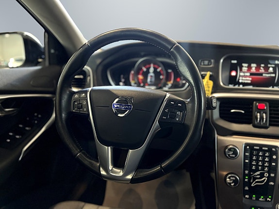 Volvo V40 Cross Country 8 of 9