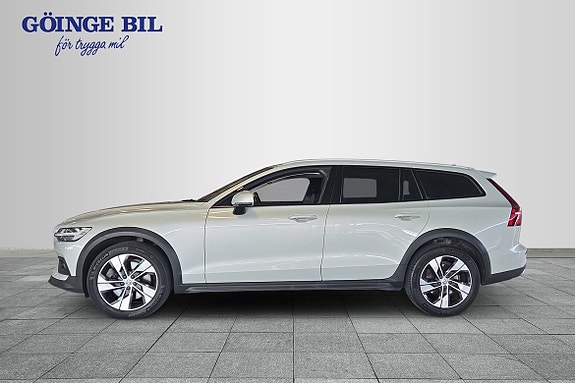 Volvo V60 Cross Country 5 of 15