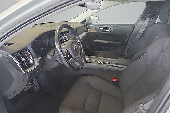 Volvo V60 Cross Country 10 of 15