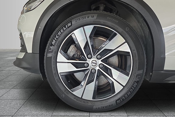 Volvo V60 Cross Country 8 of 15