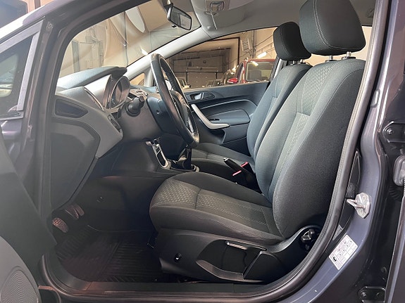 Ford Fiesta 12 of 22
