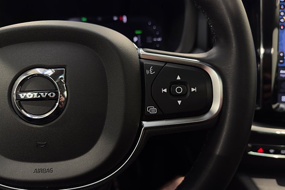 Volvo XC60 12 of 26