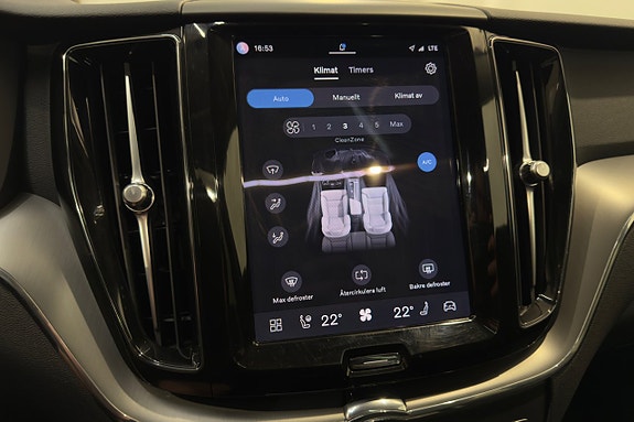 Volvo XC60 17 of 26