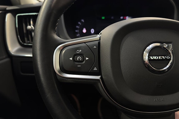 Volvo XC60 10 of 26