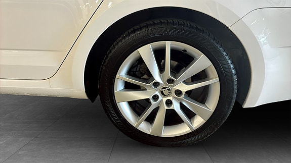 Skoda Octavia 6 of 12