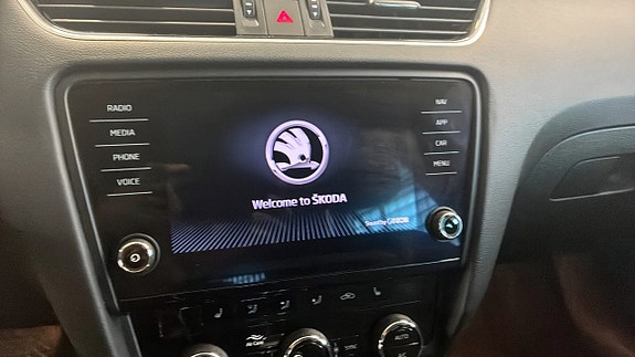 Skoda Octavia 9 of 12