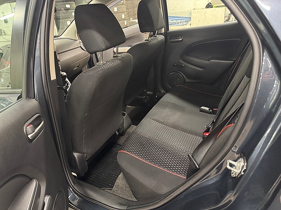 Mazda 2 13 of 15
