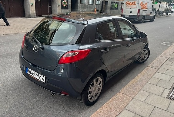 Mazda 2 7 of 15