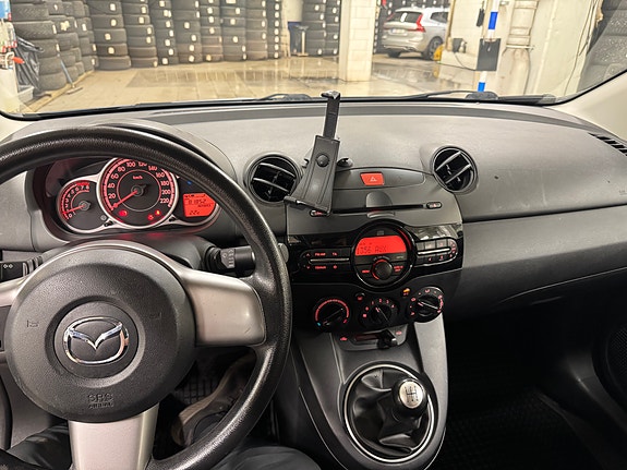 Mazda 2 10 of 15