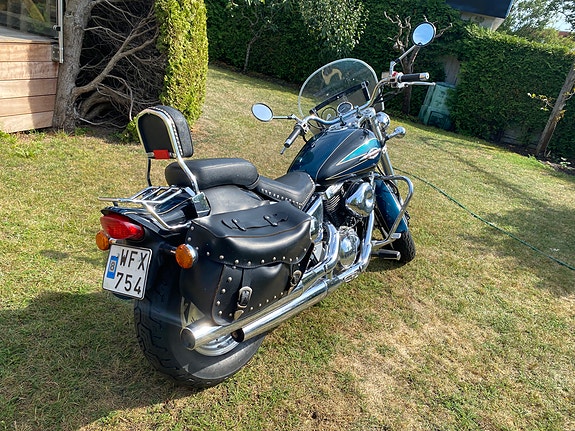Suzuki VZ800 Marauder 3 of 3