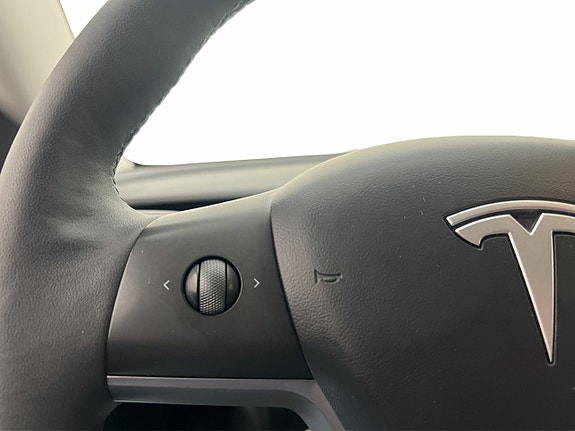 Tesla Model 3 24 of 30
