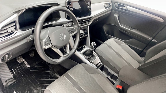 Volkswagen T-Roc 7 of 13