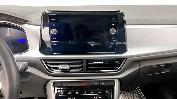 Volkswagen T-Roc 9 of 13