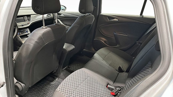Opel Astra 11 of 12