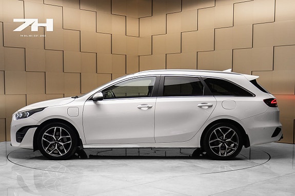 Kia Ceed 2 of 23