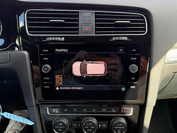 Volkswagen Golf I 21 of 23