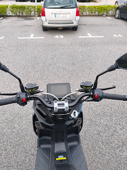 Motocr R9 Naked 7 of 12