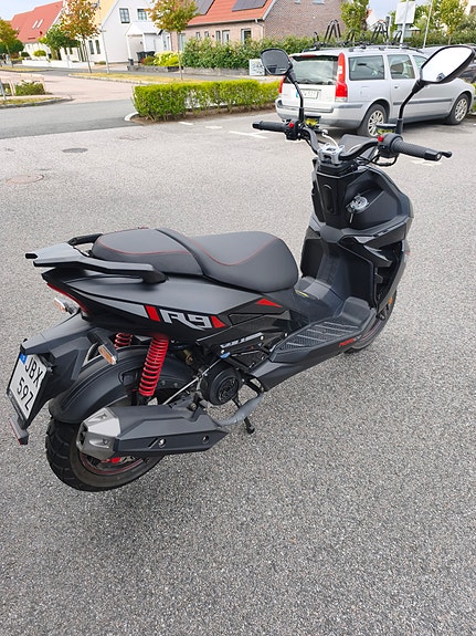 Motocr R9 Naked 4 of 12