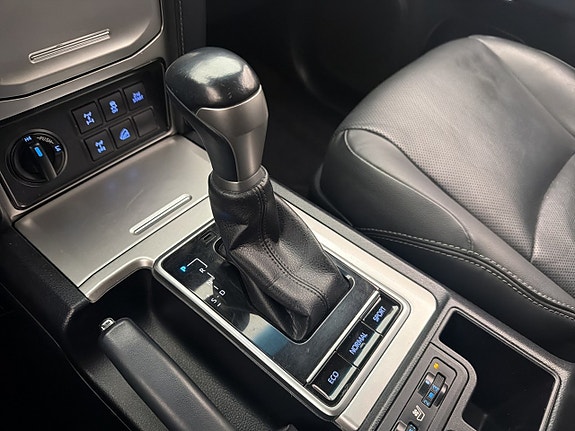 Toyota Land Cruiser 21 of 30