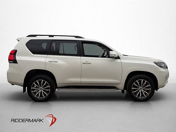 Toyota Land Cruiser 2 of 30