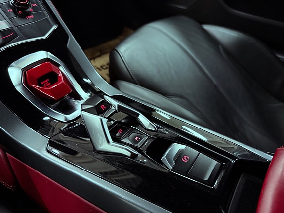 Lamborghini Huracan 7 of 14