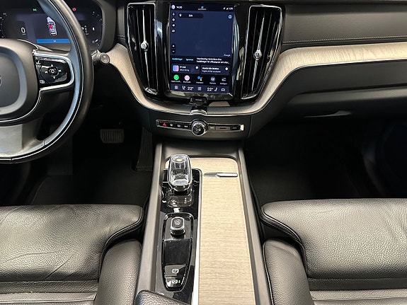 Volvo XC60 21 of 30