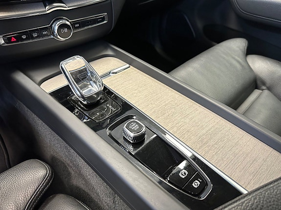 Volvo XC60 22 of 30