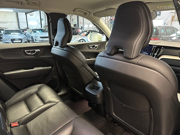 Volvo XC60 17 of 30