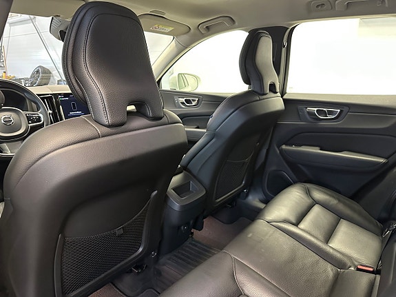 Volvo XC60 16 of 30