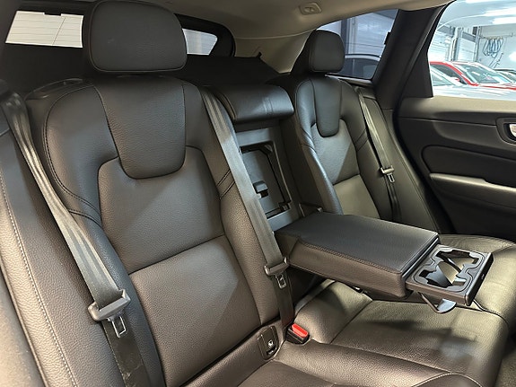 Volvo XC60 18 of 30
