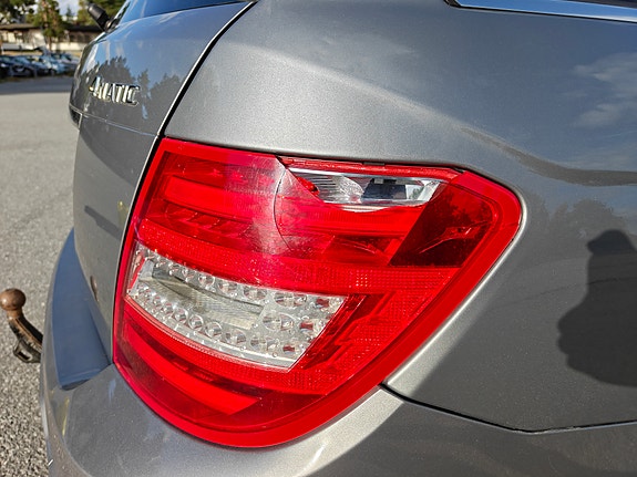 Mercedes-Benz C220 15 of 16