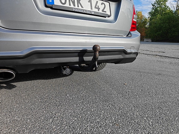 Mercedes-Benz C220 8 of 16