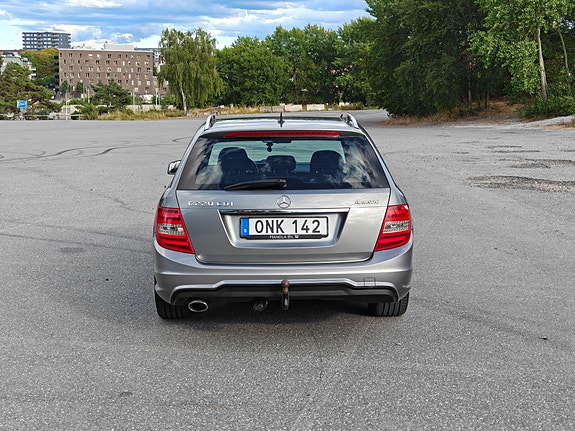 Mercedes-Benz C220 6 of 16