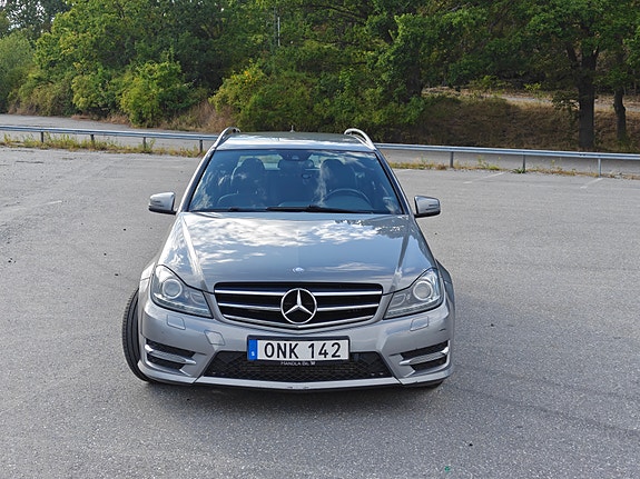 Mercedes-Benz C220 3 of 16