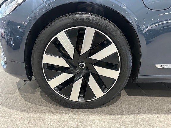 Volvo V90 3 of 19