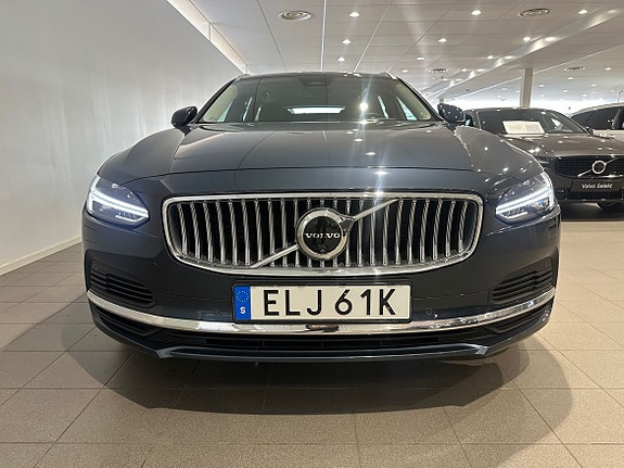 Volvo V90 2 of 19