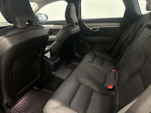 Volvo V90 10 of 19