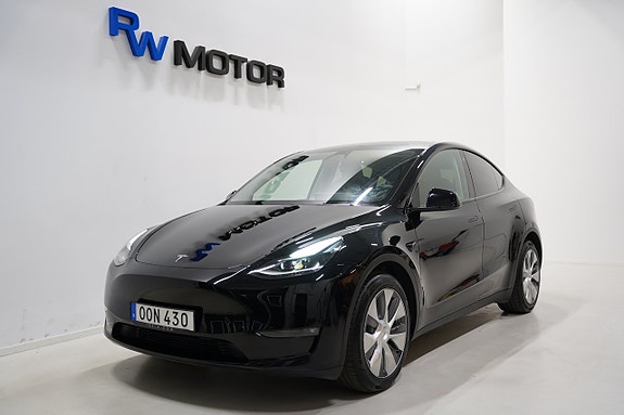 Tesla Model Y 3 of 24