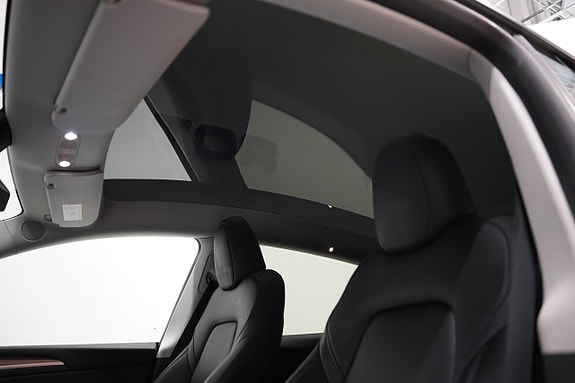 Tesla Model Y 11 of 24