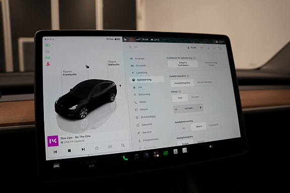 Tesla Model Y 20 of 24